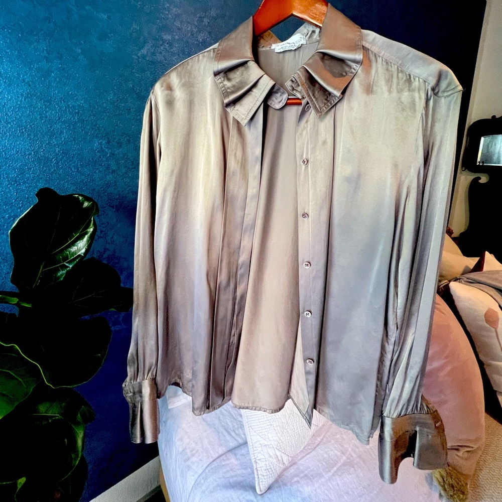 Adrian-Avery 100% silk blouse metallic gray
